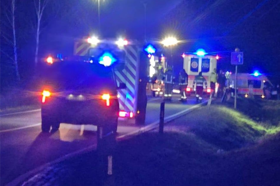 Drei Personen bei frontalem Zusammenstoß in Mansfeld-Südharz schwer verletzt