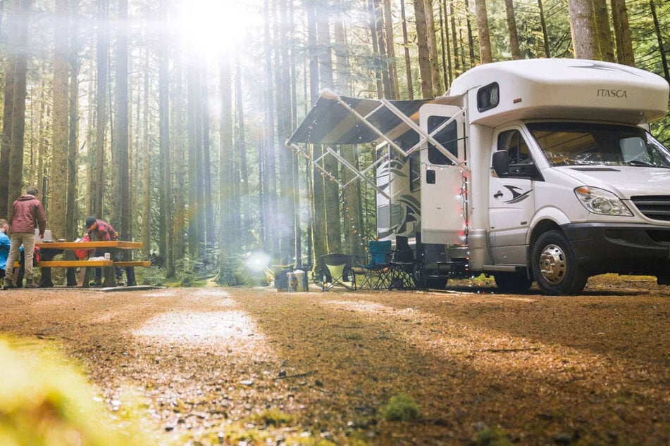 Roam Sweet Roam! Why Outdoorsy Is the Smart Choice for Exploring During America's Milestone Year