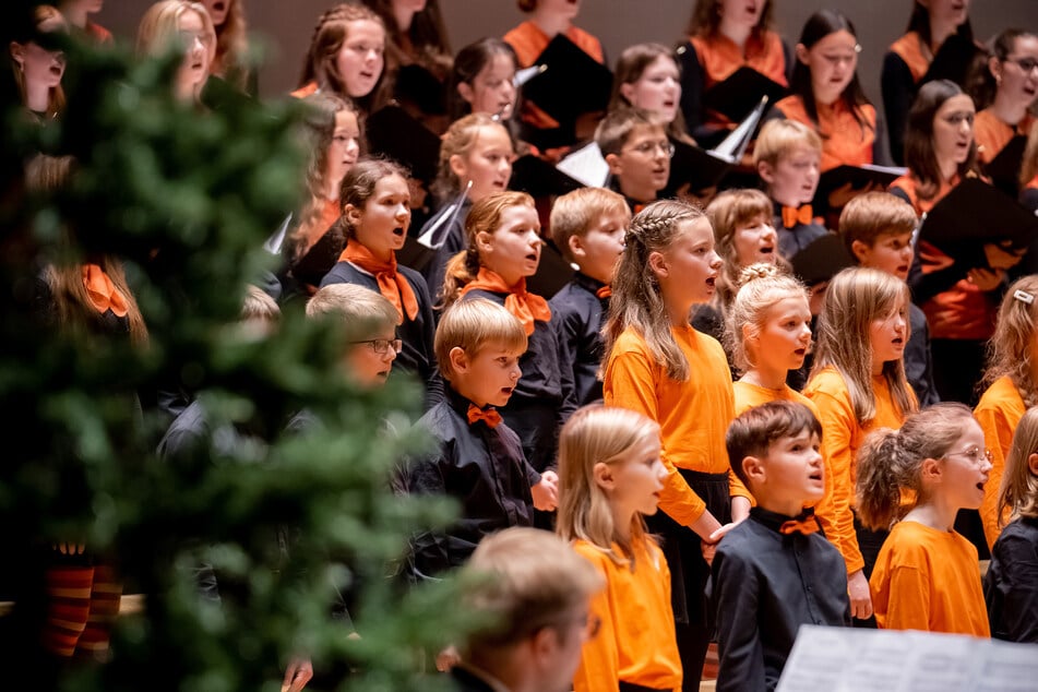 Alle Kölnerinnen und Kölner sind zum Mitsingkonzert herzlich eingeladen. (Symbolbild)