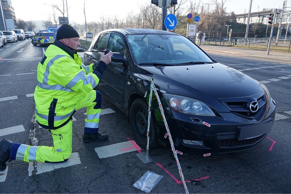 An der Kreuzung Ammonstraße/Freiberger Straße wurde ein Passant infolge eines Unfalls schwer verletzt.