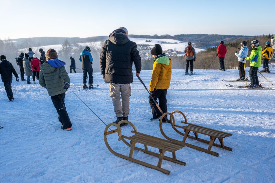 Familien und Kinder kommen auf "Rost's Wiesen" ab diesem Wochenende auch beim Rodeln voll auf ihre Kosten.