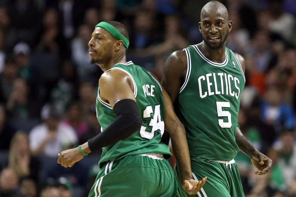 Paul Pierce (45, l.) und Kevin Garnett (47) standen zusammen für die Boston Celtics und später auch für die Brooklyn Nets auf dem Court.