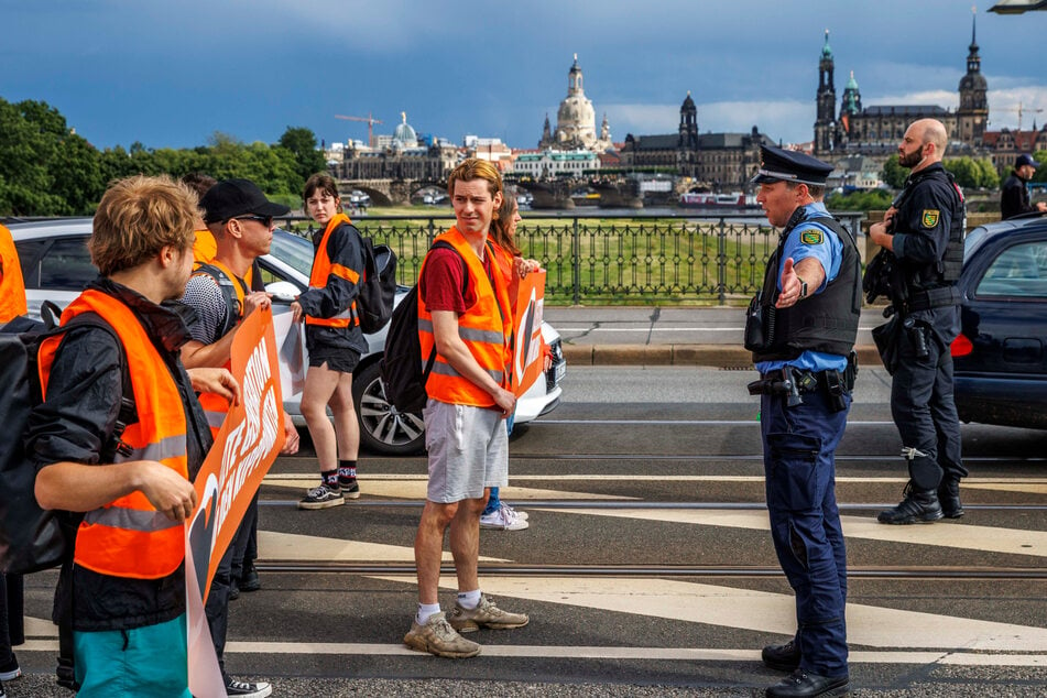 Die Polizei erteilte Platzverweise.