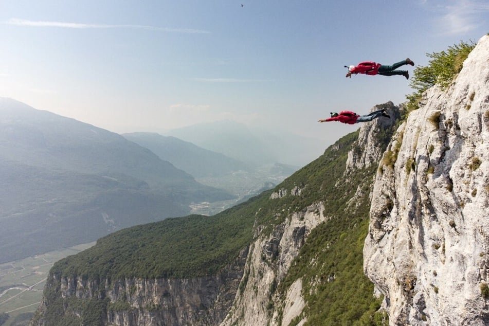 Der Monte Brento in Italien ist eigentlich ein echtes Fallschirmspringer-Paradies.