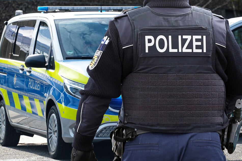 Der Angreifer floh in Richtung "Große Friedberger Straße", eine erste Fahndung der Polizei verlief ohne Erfolg. (Symbolbild)