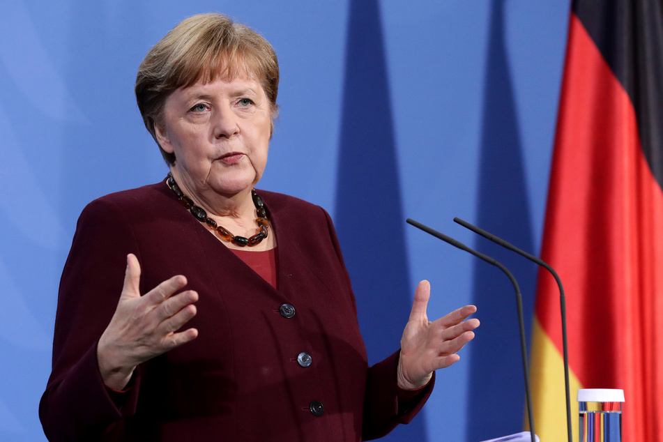 Bundeskanzlerin Angela Merkel (66, CDU) am Freitagabend auf der Pressekonferenz.
