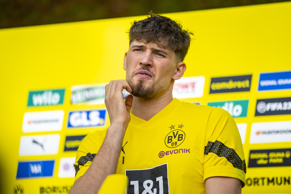Gregor Kobel (25) steht derzeit beim BVB unter Vertrag.