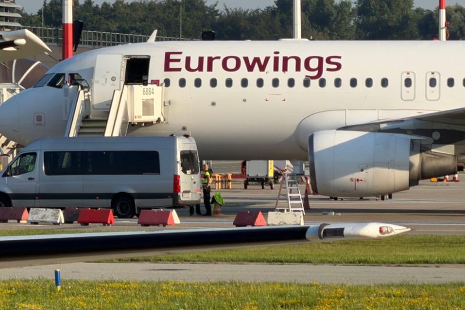 Die Eurowings-Maschine landete sicher wieder auf dem Hamburg Airport, wo sie geparkt und untersucht wurde.