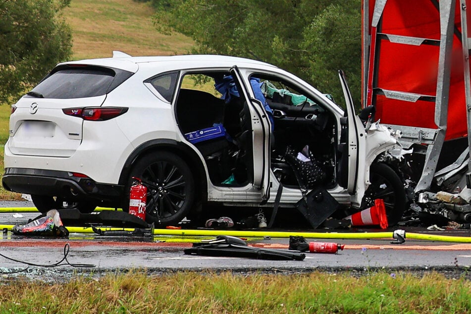 Für zwei der acht Insassen endete der Unfall tödlich, die übrigen sechs erlitten teils schwere Verletzungen.