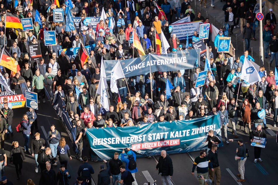 Angestachelt von der AfD zogen Anfang Oktober Tausende Menschen durch Berlin, um gegen die Energiepolitik zu demonstrieren.