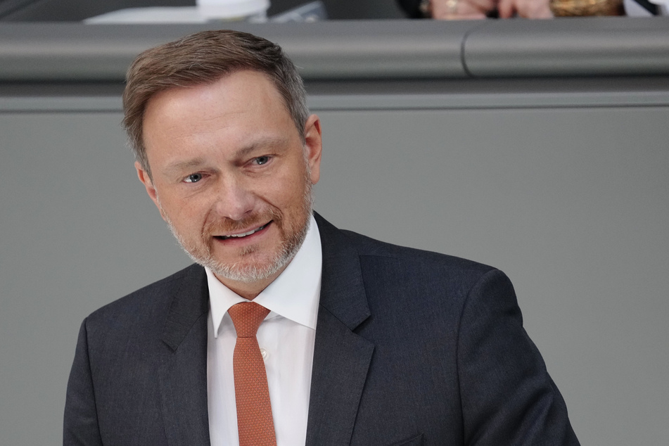 Bundesfinanzminister Christian Lindner sichert Unternehmen, denen infolge derRussland-Sanktionen wirtschaftliche Probleme drohen, Hilfe zu.
