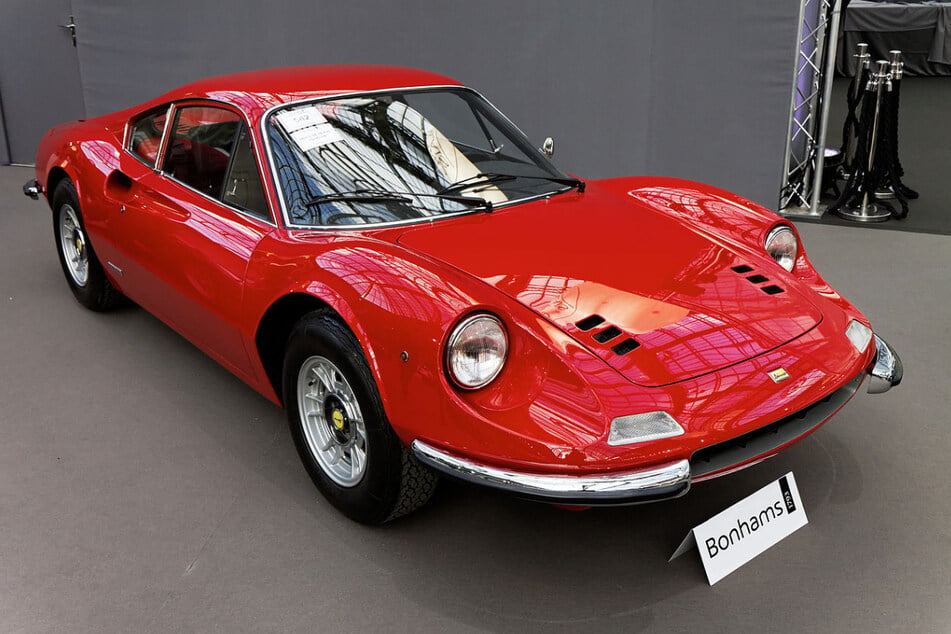 Einen solchen Ferrari Dino 246 soll der Angeklagte gleich zweimal verkauft und das Geld behalten haben.