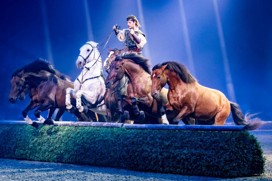 Am Samstag gibt's gleich zwei Mal die Möglichkeit, das neue Programm von CAVALLUNA zu sehen.