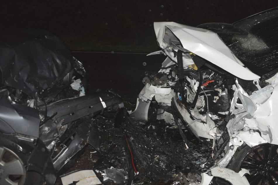 Crash zwischen Opel und Hyundai: Vier Personen schwer verletzt