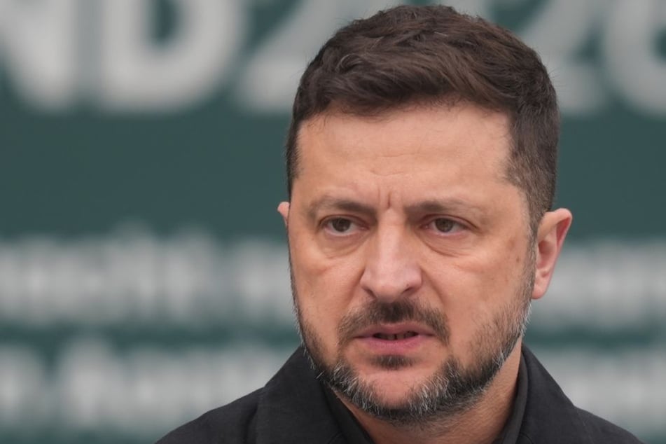 Er erhoffe sich "keine leeren Worte" vom Nato-Gipfel, sagte Ukraines Präsident Selenskyj und er beklagte einmal mehr einen Munitionsmangel der Patriot-Systeme.