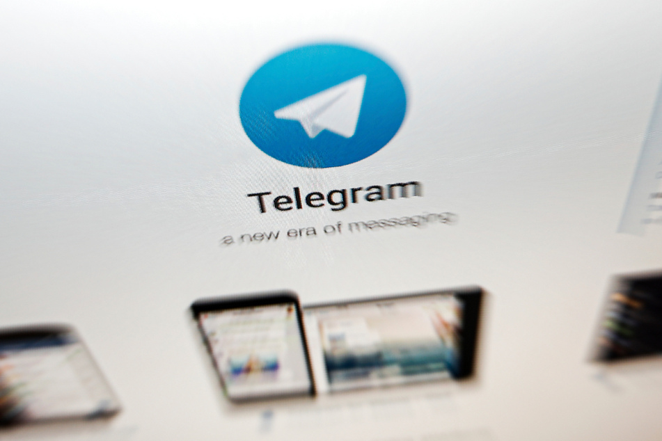 Telegram kennt man vor allem als Messaging-Dienst, den vor allem Verschwörungstheoretiker wie Attila Hildmann nutzen. Offenbar dient er auch der Verbreitung von Pornos.