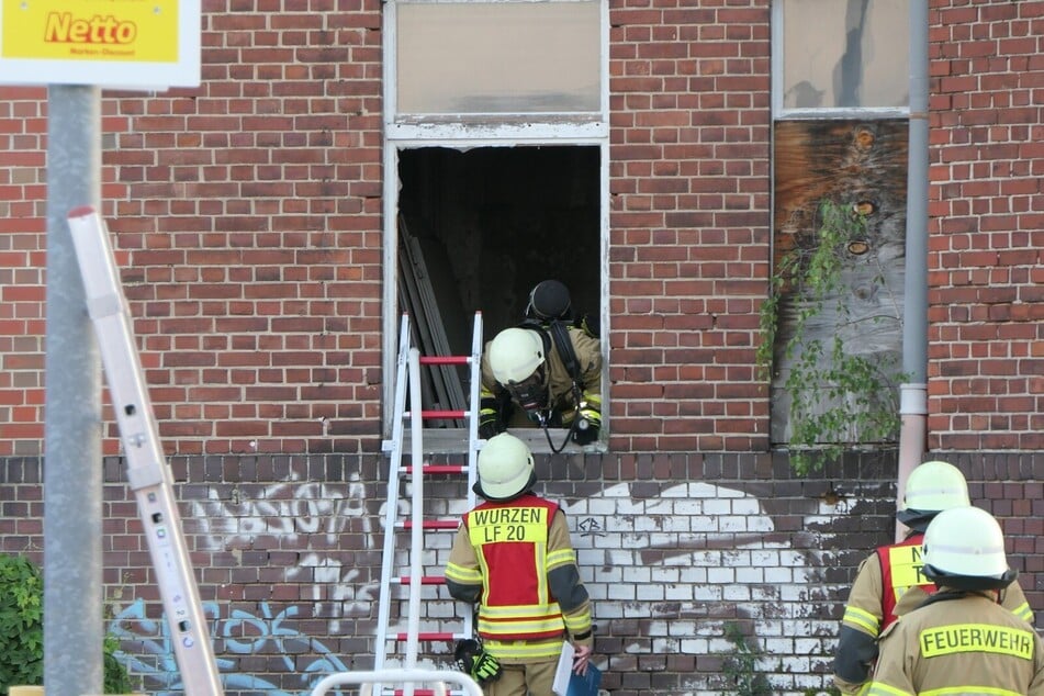 Die Polizei hat die Ermittlungen zur Brandursache aufgenommen.