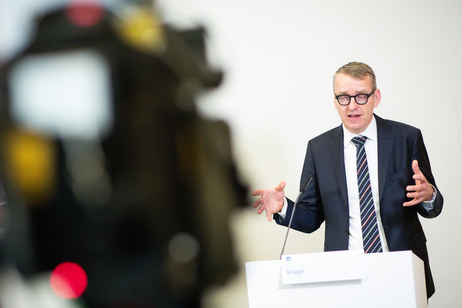 Stefan Kluge (52), Direktor der Klinik für Intensivmedizin des UKE, hat sich für sofortige Ausgangsbeschränkungen ausgesprochen. (Archvfoto)