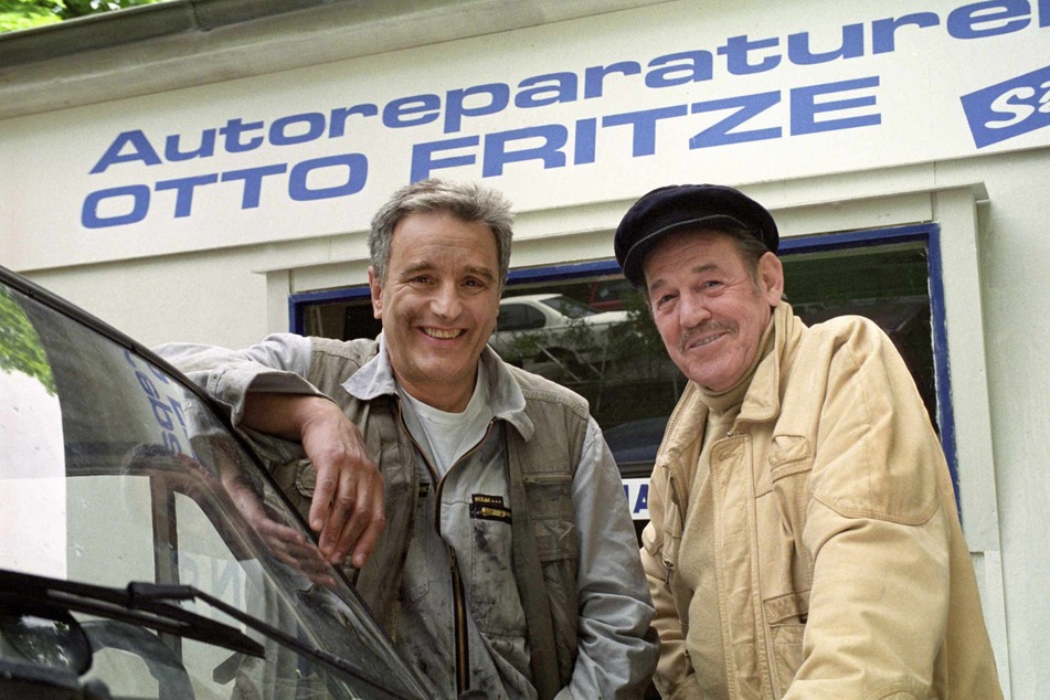 In der ARD-Serie "Auto Fritze" stand Degen (links)als Autowerkstatt-Besitzer gemeinsam mit Herbert Köfer vor der Kamera.