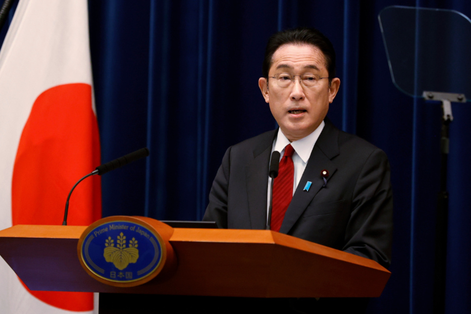 Japans Premierminister Fumio Kishida (64) prüft Sanktionen gegen Belarus.