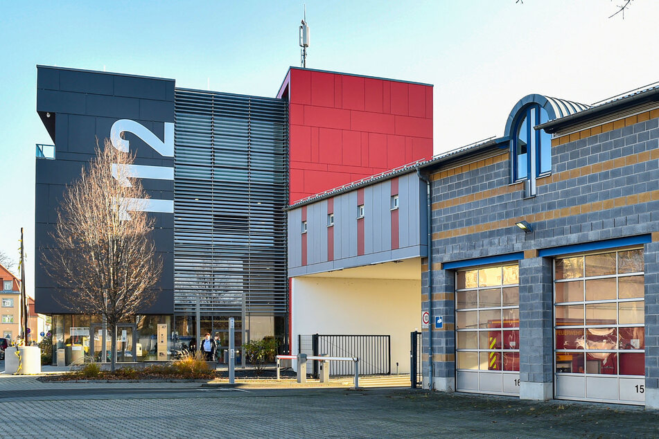 Auf das Dach der Rettungszentrale an der Scharfenberger Straße soll eine Photovoltaikanlage.