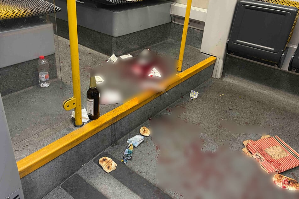 In der Straßenbahnlinie 7 Richtung Dresden-Gorbitz kam es zu einer blutigen Auseinandersetzung.