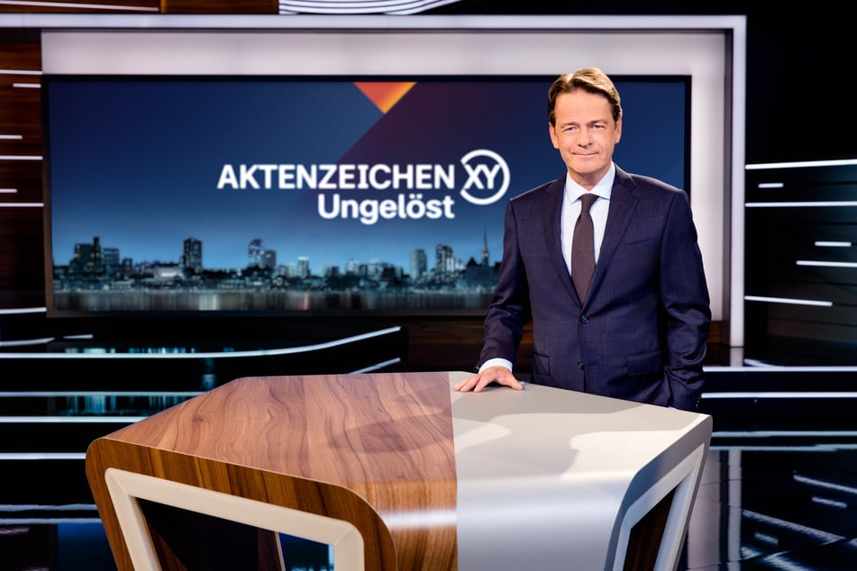 Moderiert wird die ZDF-Sendung "Aktenzeichen XY... Ungelöst" bereits seit 2002 von Rudi Cerne (67).