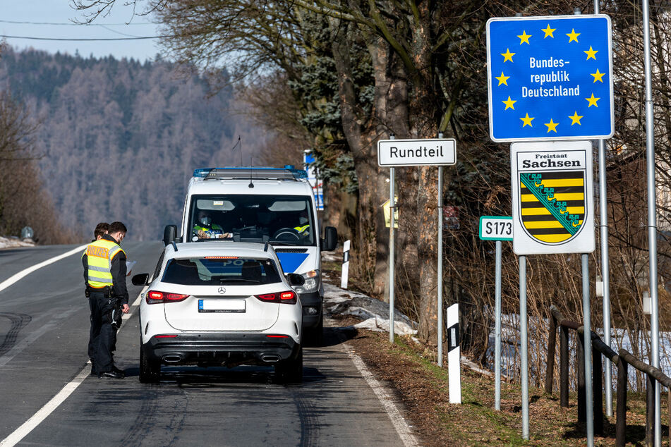 Tausende an sächsischen Grenzen zu Tschechien abgewiesen