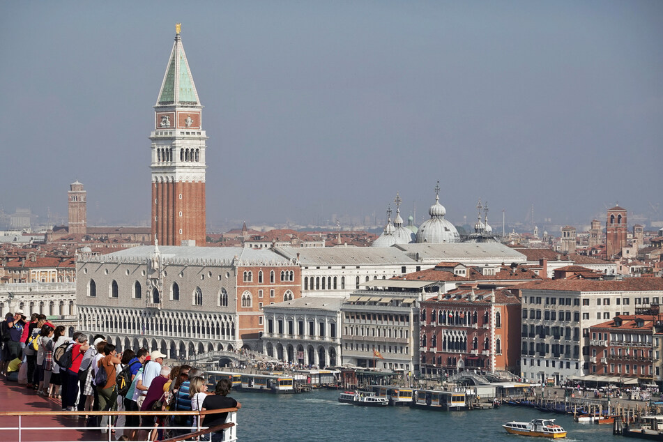 Die italienische Lagunenstadt Venedig gehört zu den beliebtesten Reisezielen der Welt. Im Februar und März 2025 ist sie von Köln aus auch per Nachtzug erreichbar.