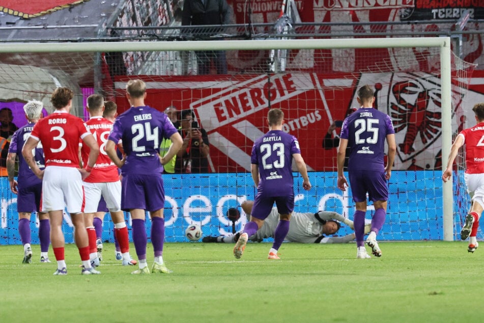 Tolcay Cigerci versenkte schließlich den Elfmeter zum 2:1.