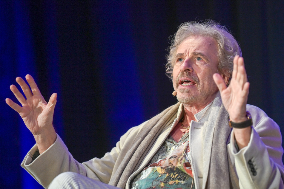 Thomas Gottschalk (71) sieht für die Öffentlich-Rechtlichen nur in der Zusammenlegung eine Chance für die Zukunft.