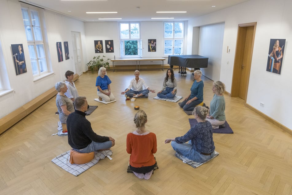 Für die Meditationsleiterin das Wichtigste: "Jeder ist willkommen, auch ohne christlichen Hintergrund."