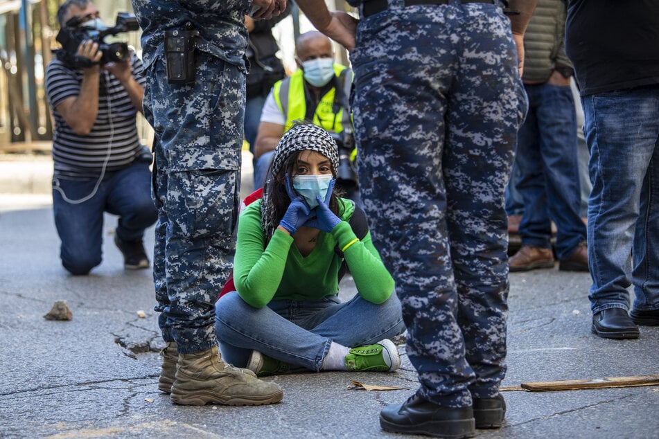 Krisen wie diese am 1. Mai 2020 im Libanon beeinflussen das gesellschaftliche Leben in unterschiedlichem Ausmaß. (Foto: Hassan Ammar/AP/dpa)