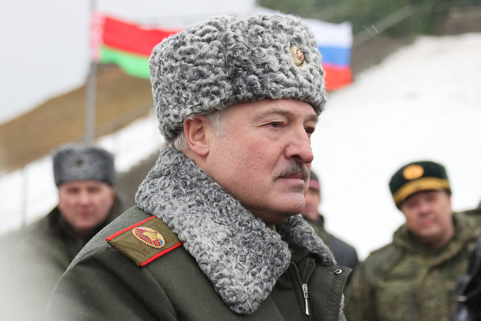 Belarus-Machthaber Alexander Lukaschenko (68) kleidet sich gerne in fantasievolle Militär-Uniformen. (Archivbild)