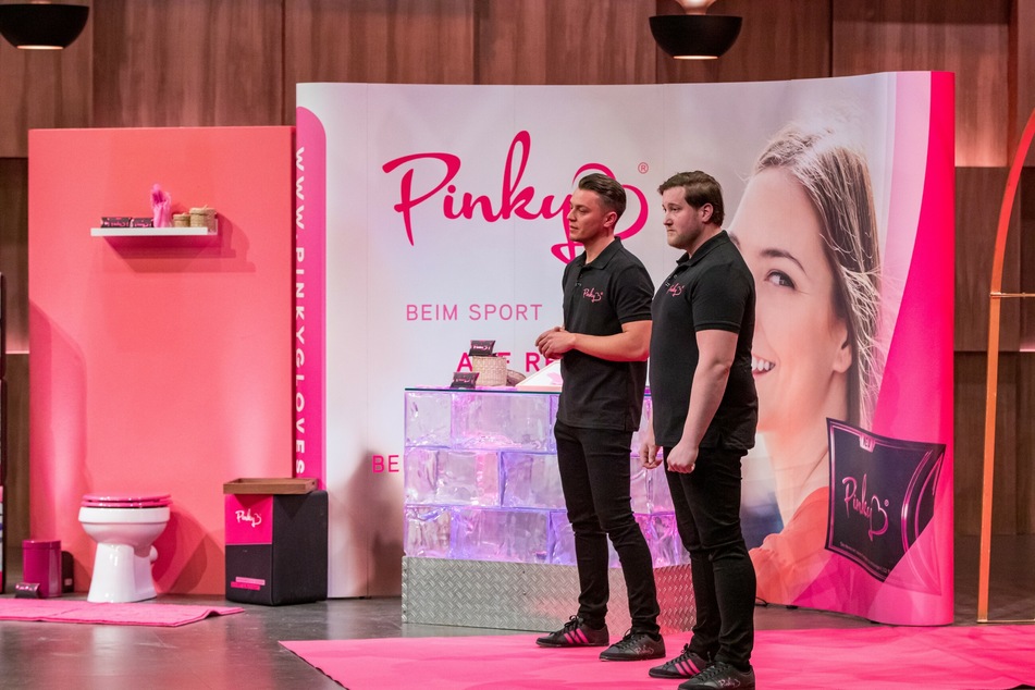 Gerade unterstütze die Influencerin die umstrittenen "Pinky Gloves".