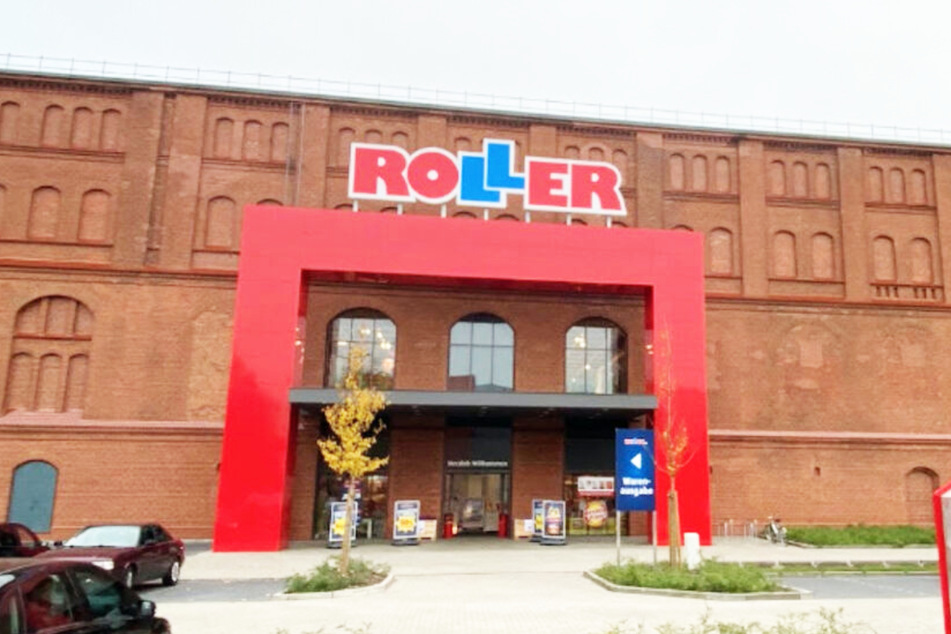 Roller Möbel in Berlin-Adlergestell.