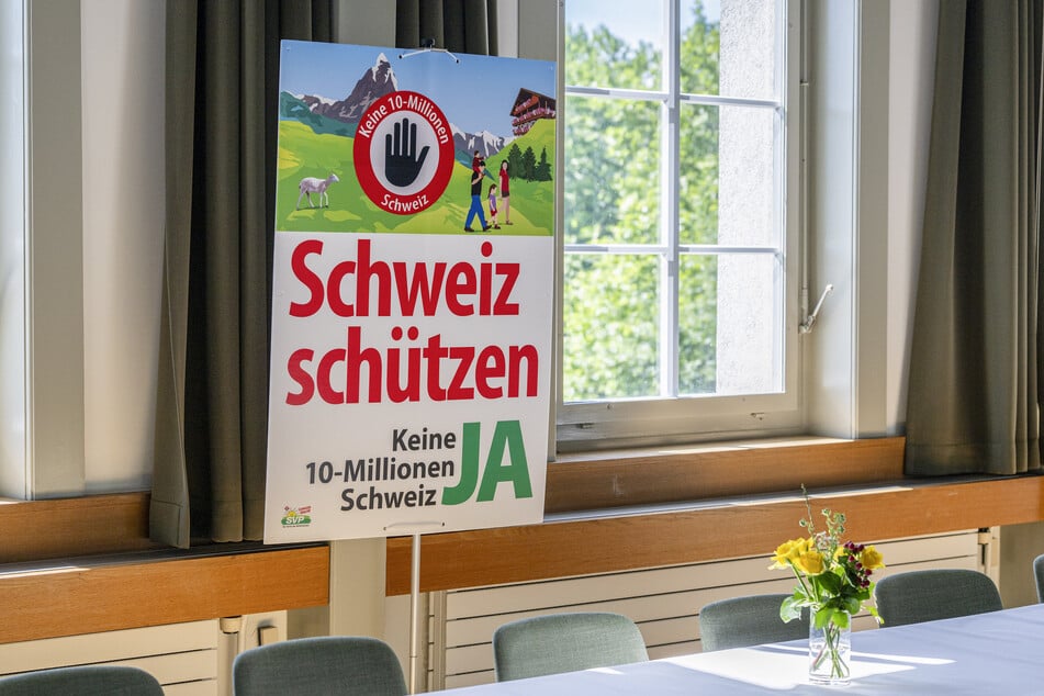 Die rechtskonservative Schweizerische Volkspartei (SVP) wollte die Bevölkerungszahl bis 2050 auf zehn Millionen deckeln.