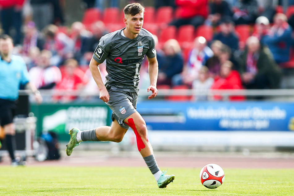 Dustin Willms (23) fiel zu Saisonbeginn verletzt aus. Seit seiner Rückkehr läuft es beim SC Fortuna Köln deutlich besser, was auch an seinen drei Toren und zwei Vorlagen liegt.