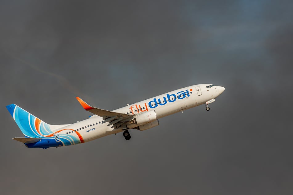 Eine Maschine von Flydubai landete sicher am Flughafen von Dubai, nachdem sie beim Start in Kathmandu Feuer gefangen hat. (Archivbild)