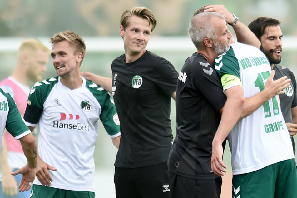 13 Punkte Vorsprung: Kann der VfB Lübeck den Aufstiegssekt für die 3. Liga kalt stellen?