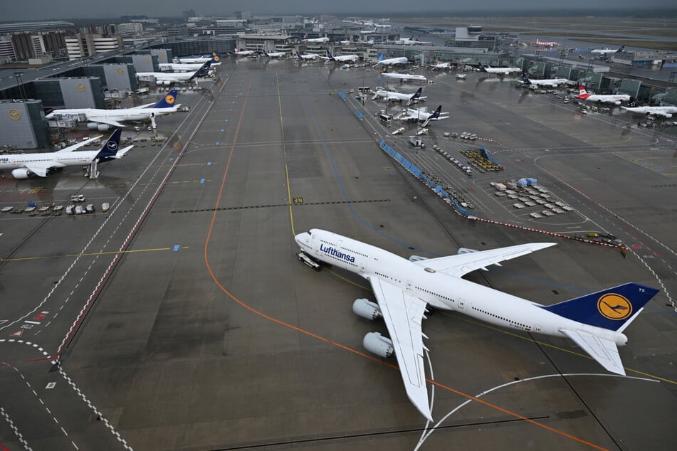 Am Frankfurter Flughafen musste aufgrund der technischen Störung der Deutschen Flugsicherung zahlreiche Flüge annulliert werden.