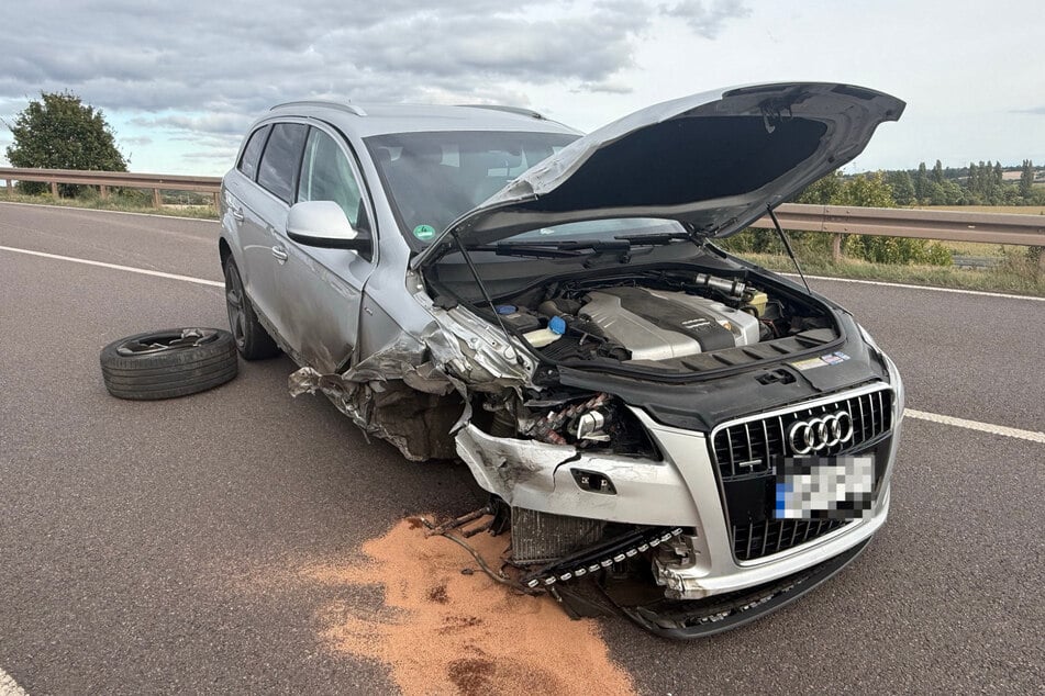 Mit 3,5 Promille am Steuer: Audi-Fahrerin kracht in Polizeiwagen