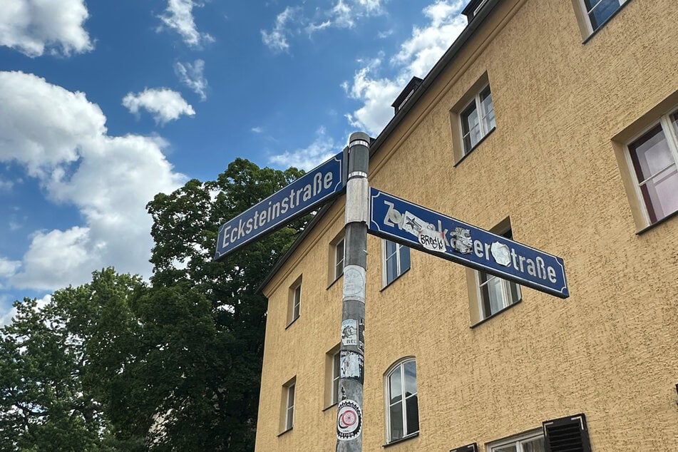 Gegen die drei unbekannten Jugendlichen wird wegen Raubes ermittelt.