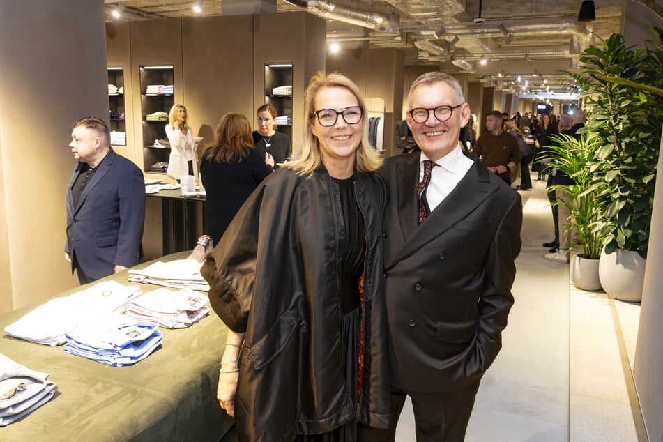 Katrin und Sebastian Papenbreer feiern die Eröffnung ihres Modehauses in Dresden.