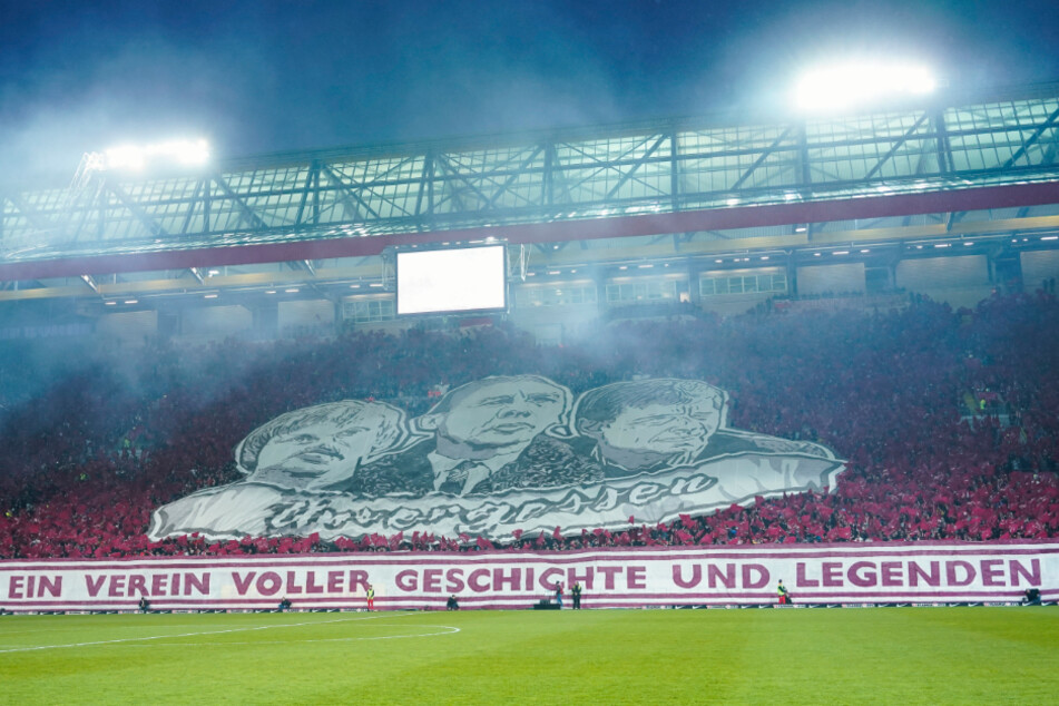 Die Fans auf dem ausverkauften Betzenberg sorgten für eine herausragende Stimmung im Fritz-Walter-Stadion. Das Geschehen auf dem Rasen konnte damit nicht wirklich mithalten.