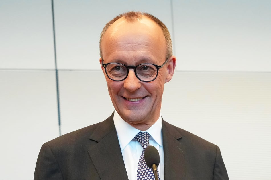 CDU-Chef und Unions-Kanzlerkandidat Friedrich Merz (69) ist mit großer Mehrheit als Vorsitzender der Unionsfraktion im Bundestag bestätigt worden.