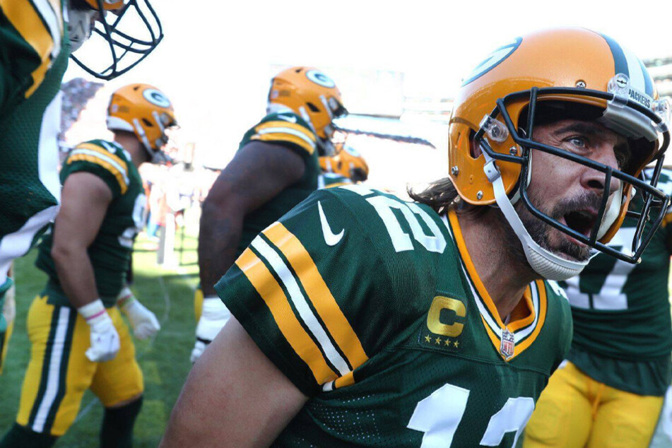 Did Aaron Rodgers and the Green Bay Packers violate Covid-19 protocols?