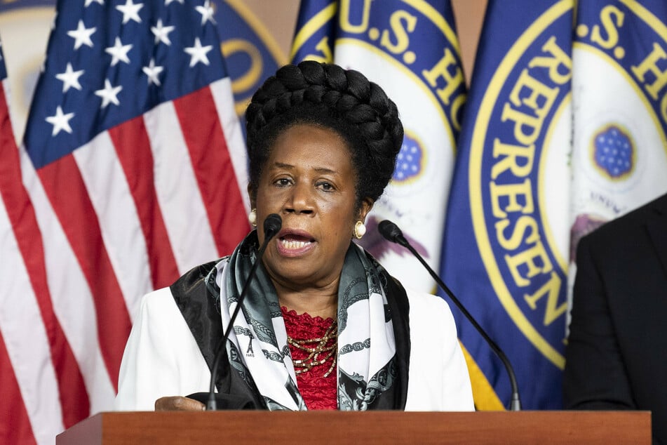 Representative Sheila Jackson Lee (TX-18) is the lead sponsor of HR 40, which was first introduced in 1989.