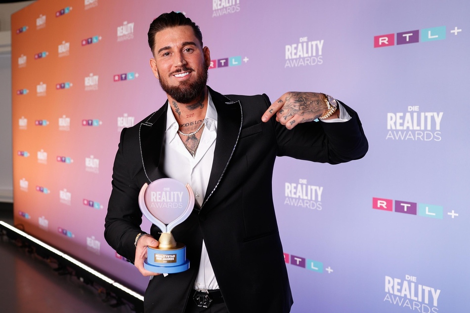 Mike Heiter (32) wurde neben dem gemeinsamen Reality Award für die "Lovestory des Jahres" auch als "Realitystar des Jahres" ausgezeichnet.