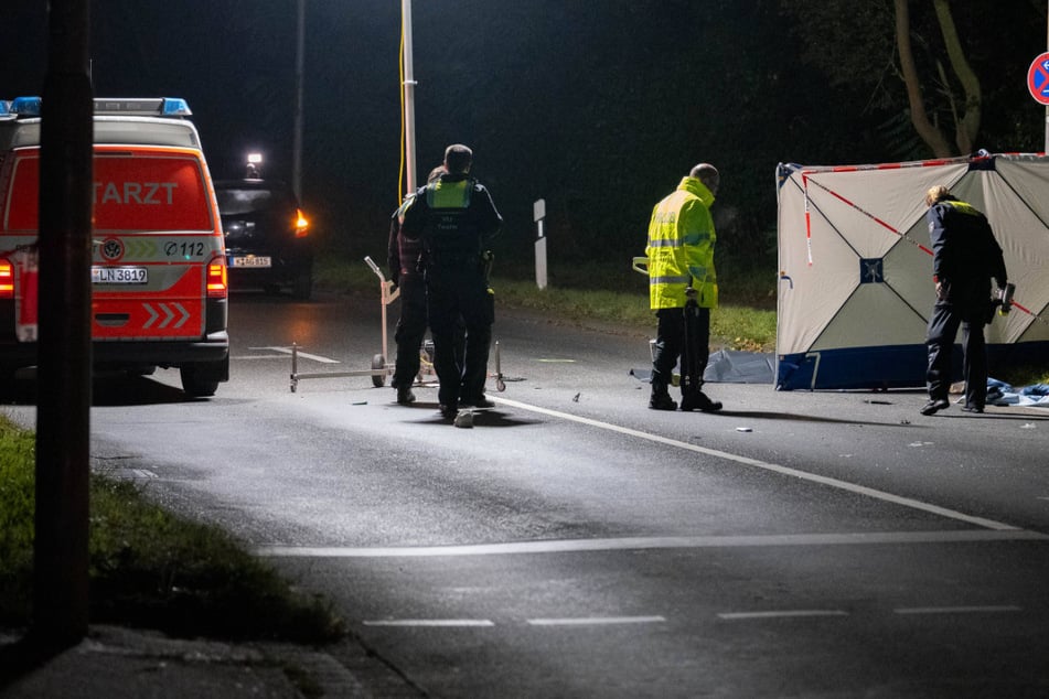 Köln: Bei Rot über die Ampel: 61-jährige Fußgängerin wird von Dacia erfasst und stirbt